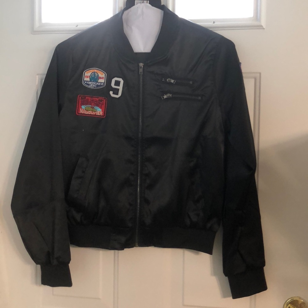 BNWOT ELLIE & KATE BLACK SATIN LIGHT WEIGHT BOMBER